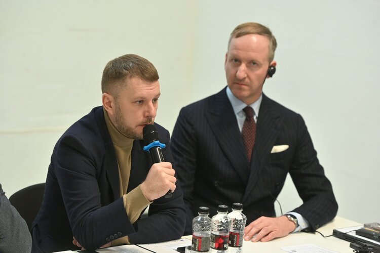 Відбувся круглий стіл на тему надання громадам статусу юридичних осіб публічного права Відбувся круглий стіл на тему надання громадам статусу юридичних осіб публічного права