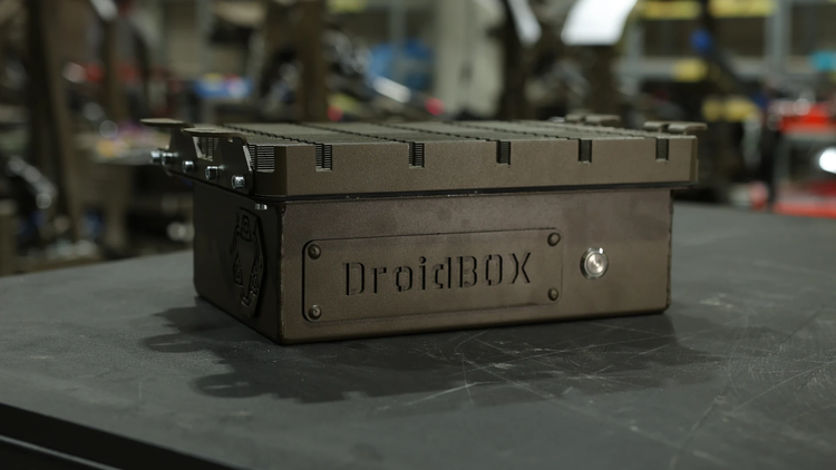 Від провального прототипу до першого у світі робота-вбивці російської бронетехніки: як DevDroid завдяки НРК змінює майбутнє поле бою Від провального прототипу до першого у світі робота-вбивці російської бронетехніки: як DevDroid завдяки НРК змінює майбутнє поле бою