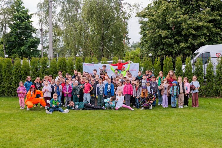 «Сонце для тих, хто тримає опору»: Atmosfera і JA Solar безкоштовно встановили СЕС для центру у Ворзелі, де дітям повертають відчуття безпеки «Сонце для тих, хто тримає опору»: Atmosfera і JA Solar безкоштовно встановили СЕС для центру у Ворзелі, де дітям повертають відчуття безпеки