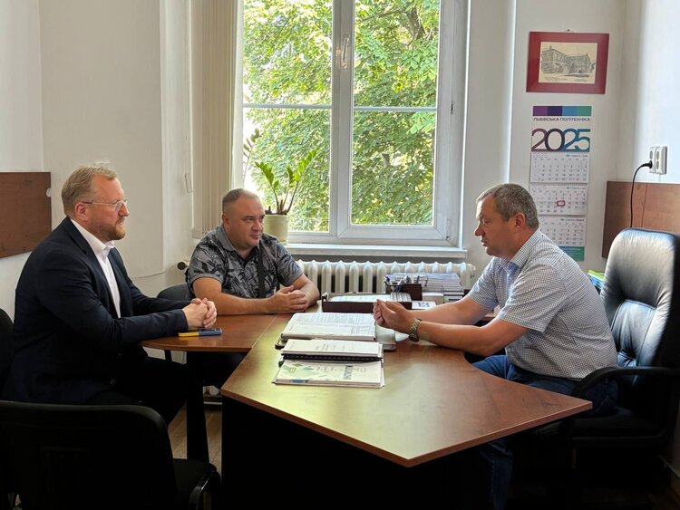Schneider Electric підтримує університети України сучасними цифровими інструментами для енергетики Schneider Electric підтримує університети України сучасними цифровими інструментами для енергетики