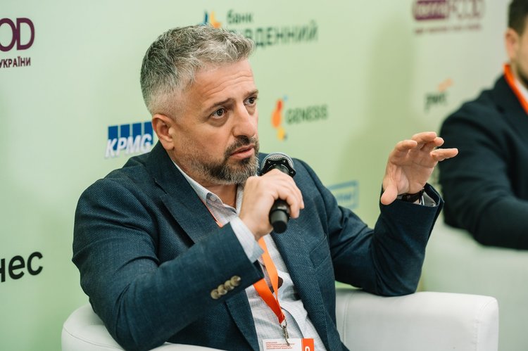 Якого випускника-економіста чекає бізнес: експерта в своїй вузькій ніші чи універсального солдата? Якого випускника-економіста чекає бізнес: експерта в своїй вузькій ніші чи універсального солдата?