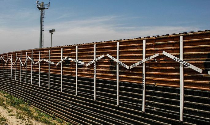 Конгрес США виділить перший мільярд на будівництво стіни Конгрес США виділить перший мільярд на будівництво стіни