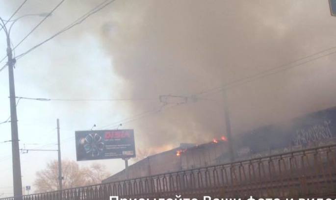 Фото: dtp.kiev.ua Біля метро «Петрівка» в Києві – масштабна пожежа