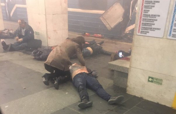 фото з відкритих джерел У Пітерському метро пролунали вибухи, є загиблі (ОНОВЛЮЄТЬСЯ)
