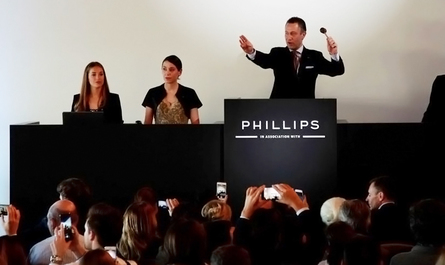 ϳ  :        Phillips New Now  