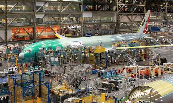 Boeing масово скорочує працівників Boeing масово скорочує працівників