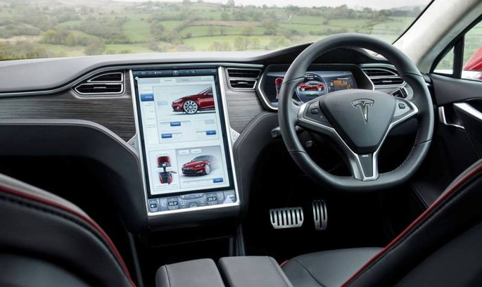 Tesla Model S Tesla відкликає 53 000 своїх авто через проблеми з гальмами