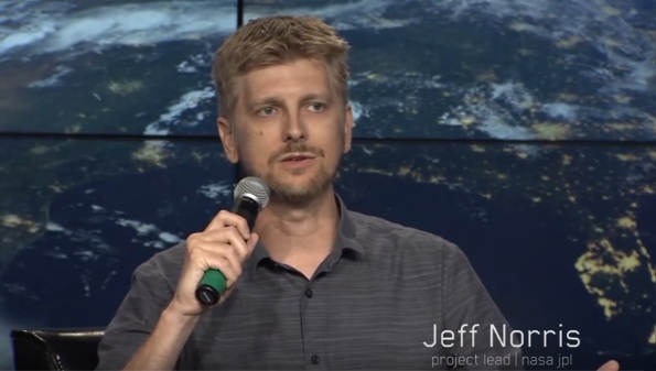 кадр з відео NASA Експерт NASA розроблятиме окуляри доповненої реальності для Apple