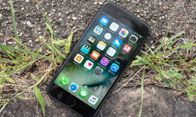 фото Apple Inc. Прибутки Apple зростають, а продажі iPhone падають