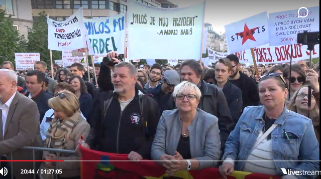 «Земана на смітник!»: чехи мітингують проти президента й міністра фінансів