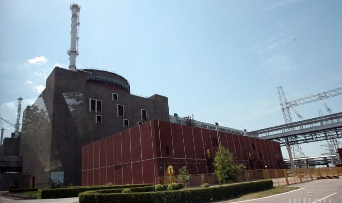 Запорізька атомна електростанція На Запорізькій АЕС несподівано вимкнувся один з енергоблоків – ЗМІ