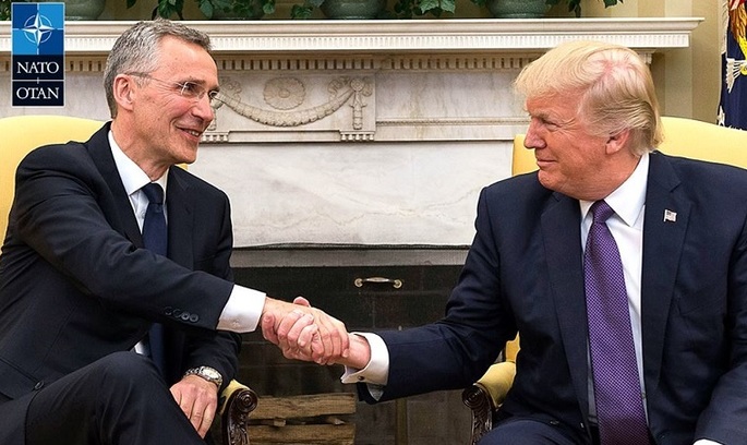 Генеральний секретар НАТО Єнс Столтенберг та президент США Дональд Трамп Трамп: Росія – одна з найбільших загроз світовій безпеці