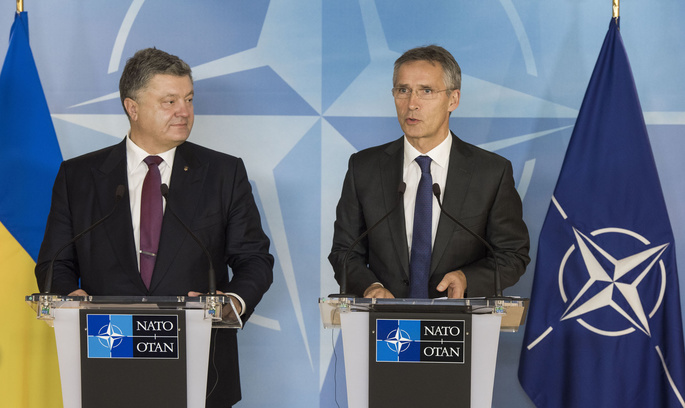 Петро Порошенко та Єнс Столтенберг, генеральний секретар НАТО Чергова спроба: як розвиватимуться відносини між Україною та НАТО