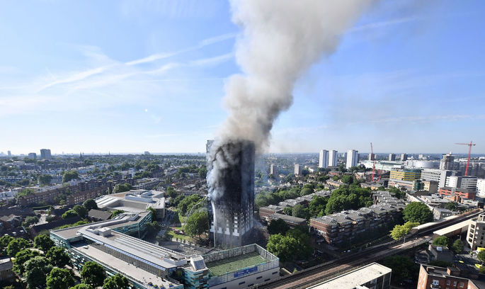 Краса, що вбиває: одна з причин пожежі в лондонській Grenfell Tower – її блискуча поверхня Краса, що вбиває: одна з причин пожежі в лондонській Grenfell Tower – її блискуча поверхня