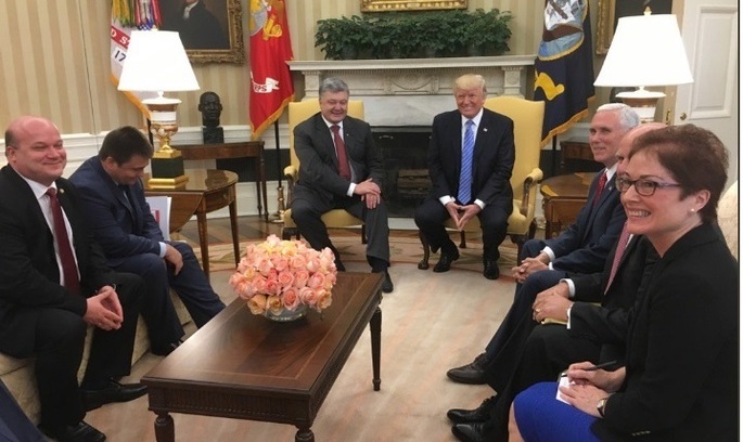 Порошенко зустрівся з Трампом: поговорили про вугілля Порошенко зустрівся з Трампом: поговорили про вугілля
