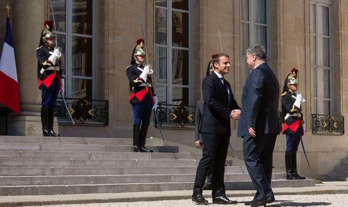 Президент Франції хоче активізувати «нормандський формат» напередодні G20