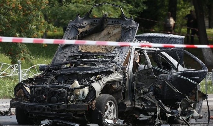 У Києві знову вибухнув автомобіль: загинув полковник Міноборони (відео) У Києві знову вибухнув автомобіль: загинув полковник Міноборони (відео)