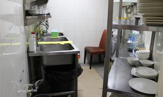 Третина київських закладів харчування не працює через спалах кишкової інфекції