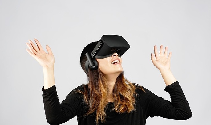 Facebook знижує ціну на окуляри віртуальної реальності від Oculus