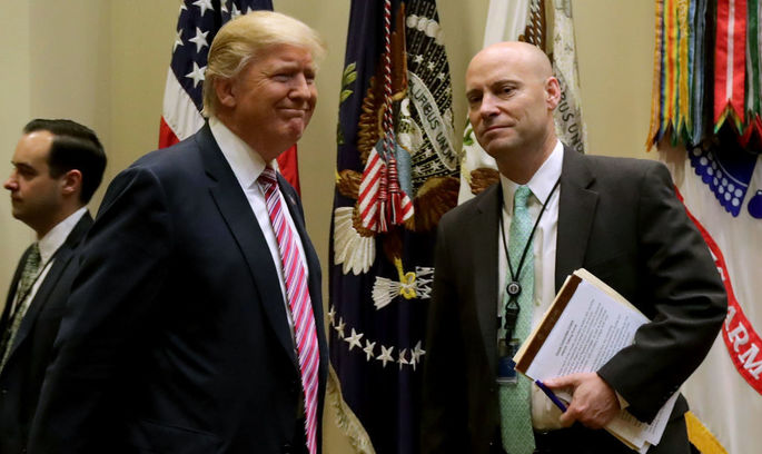 Дональд Трамп та Марк Шорт Нові санкції щодо Росії під питанням: адміністрація Трампа і нафтові магнати – проти