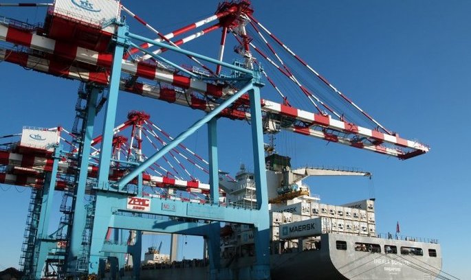 Контейнеровоз Thekla Schulte (порт приписки Сінгапур) у порту "Южний" (Одеська обл.) Припливли: «Укртрансбезпека» звернула увагу на корупцію в портах