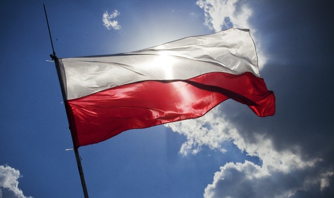 Сенат Польщі схвалив суперечливий судовий законопроект