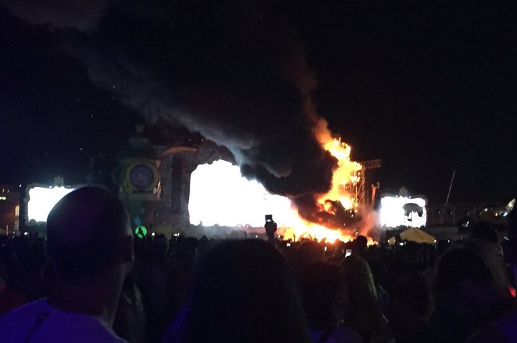 Пожежа на музичному фестивалі в Барселоні: 22 000 осіб евакуйовано