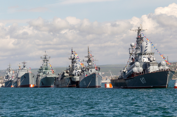 Севастополь, Крим Як і навіщо РФ перетворює Крим з туристичної Мекки на військову базу