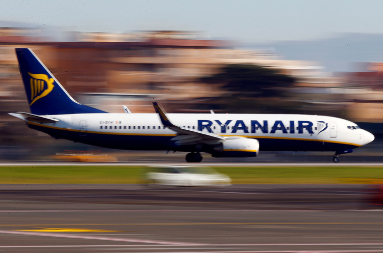 Гройсман: Ryanair літатиме з Борисполя або Жулян півроку, доки будуватимуть Гостомель Гройсман: Ryanair літатиме з Борисполя або Жулян півроку, доки будуватимуть Гостомель