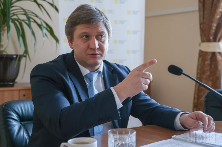 Фото УНІАН Генпрокуратура підозрює міністра Данилюка в ухилянні від сплати податків