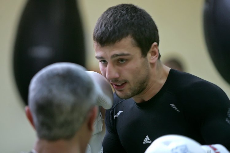 Український боксер Гвоздик нокаутував американця Бейкера ВІДЕО Український боксер Гвоздик нокаутував американця Бейкера ВІДЕО