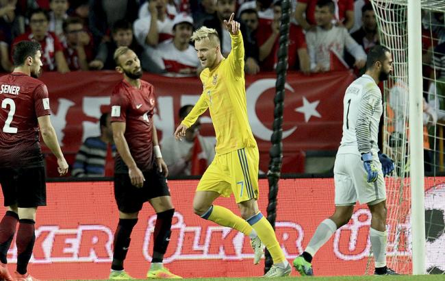 Футбол: збірна України обіграла Туреччину 2:0 та вийшла на І місце в турнірній таблиці