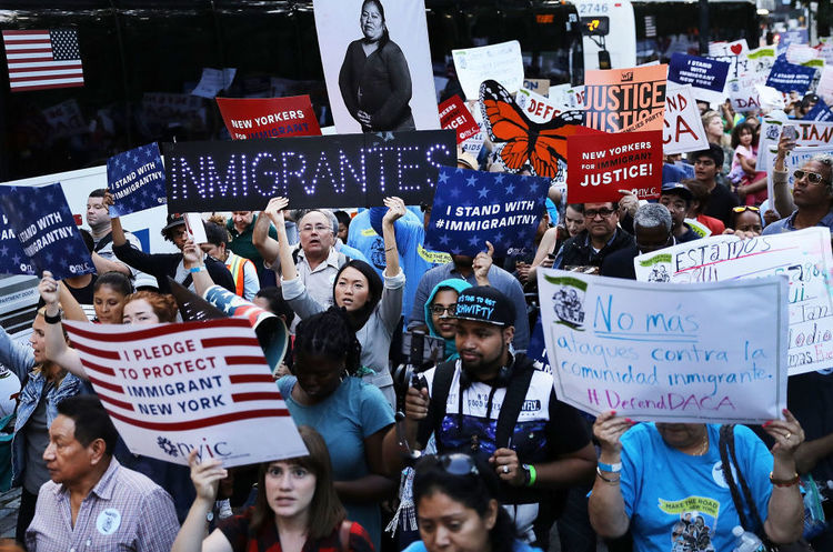 Трамп вирішує долю «мрійників»: президент США може скасувати заборону на депортацію дітей-іммігрантів