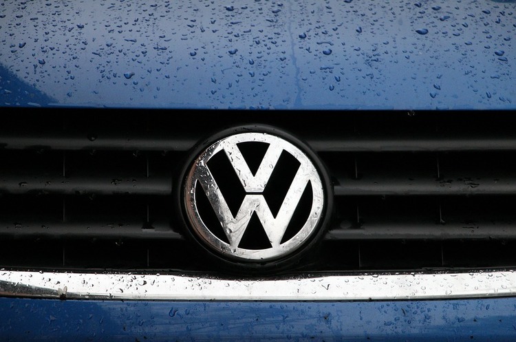 ЄС вимагає від VW виправити наслідки «Дизельгейту» до кінця року