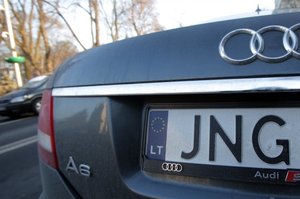 Зірки над бампером: чим закінчиться епопея з «литовськими» авто