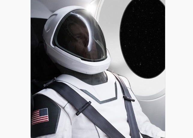 Instagram Elon Musk Ілон Маск продемонстрував розробку нового скафандру для астронавтів SpaceX