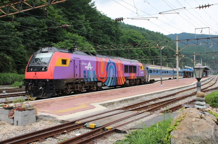 Корейська компанія  зацікавлена будівництвом залізниці між Варшавою і Львовом