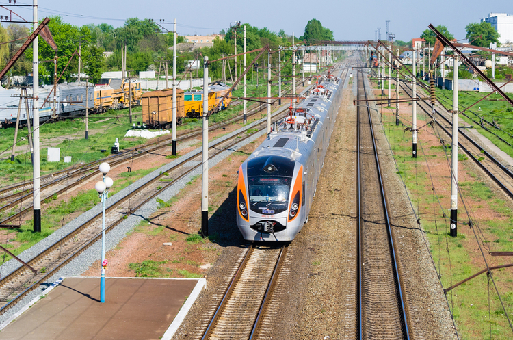 «Укрзалізниця» обіцяє у вересні ліквідувати дефіцит локомотивів