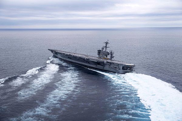 Через наближення 	«Ірми» ВМС США направили до берегів Флориди авіаносець USS Abraham Linkoln