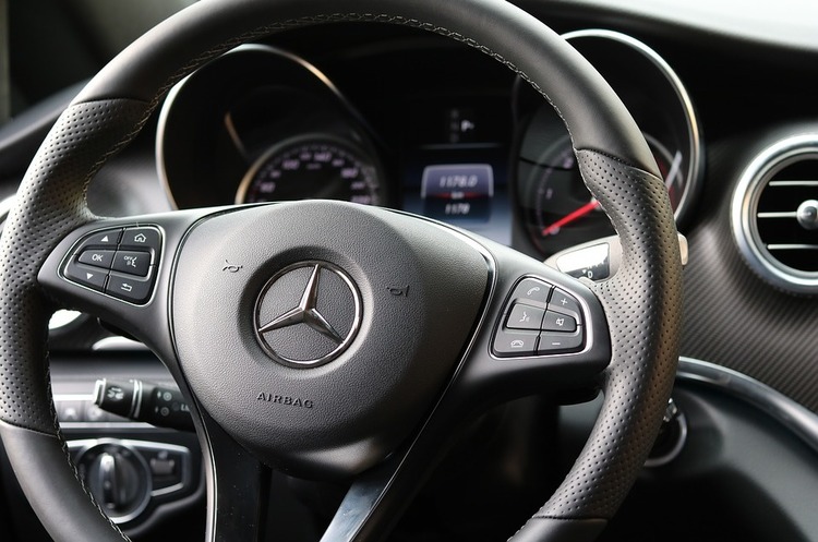 Daimler переходитиме на випуск екологічних авто через попит, а не через квоти Daimler переходитиме на випуск екологічних авто через попит, а не через квоти