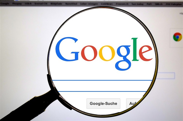 Google знову звинувачують у гендерній дискримінації Google знову звинувачують у гендерній дискримінації