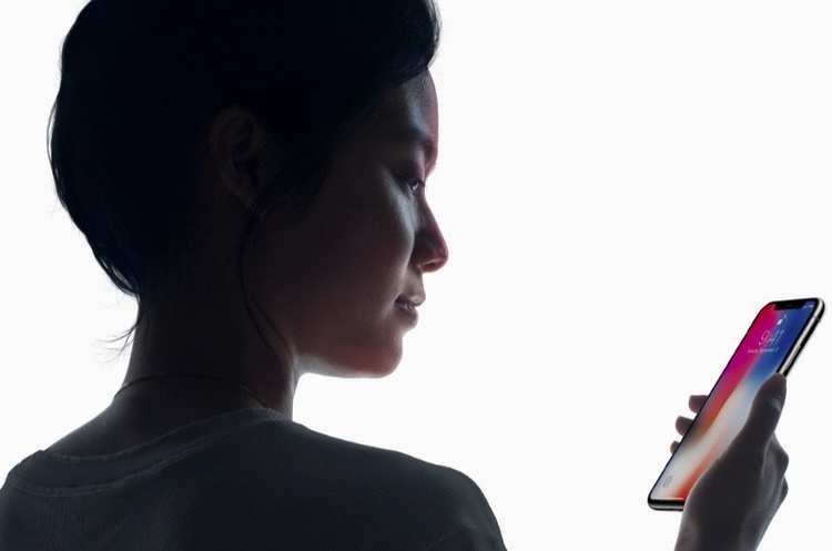 apple.com Технологія Face ID, яка застосовується в новому iPhone Х, занепокоїла Сенат США