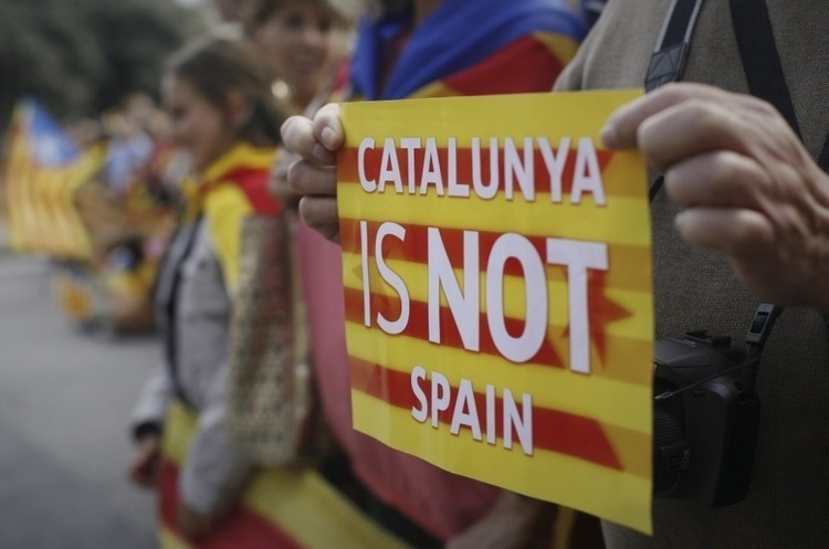 Сьогодні стане ясно, чи проголосить Пучдемон незалежність Каталонії