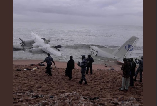 Twitter @Kenneth Siby Літак АН-26 розбився в морі біля Кот-д'Івуар