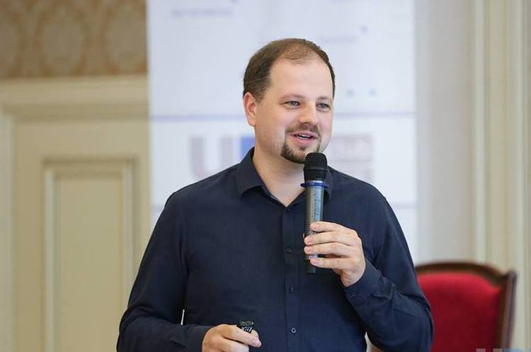 Олесь Піщак: «Щоб розвивати свій бізнес, слід змінюватися, моніторити конкурентів і бути інакшим» Олесь Піщак: «Щоб розвивати свій бізнес, слід змінюватися, моніторити конкурентів і бути інакшим»