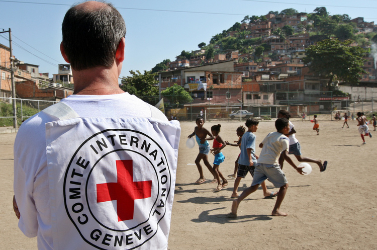 Працівники Червоного Хреста вкрали $6 млн під час спалаху вірусу Ебола
