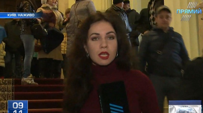 У КМДА увірвалося близько 100 протестувальників. ВІДЕО У КМДА увірвалося близько 100 протестувальників. ВІДЕО