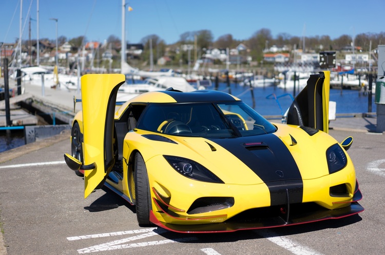 «Обійшов навіть Bugatti»: найшвидшим автомобілем світу став Koenigsegg Agera (ВІДЕО) «Обійшов навіть Bugatti»: найшвидшим автомобілем світу став Koenigsegg Agera (ВІДЕО)