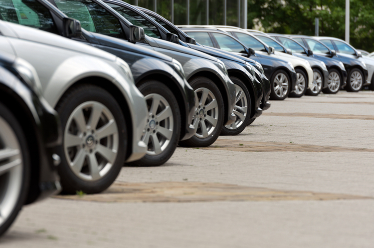З початку року імпорт вживаних автомобілів зріс ушестеро З початку року імпорт вживаних автомобілів зріс ушестеро