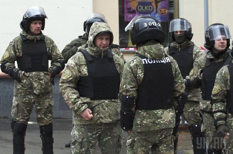 Рада не заборонила вилучати сервери у ході обшуків Рада не заборонила вилучати сервери у ході обшуків